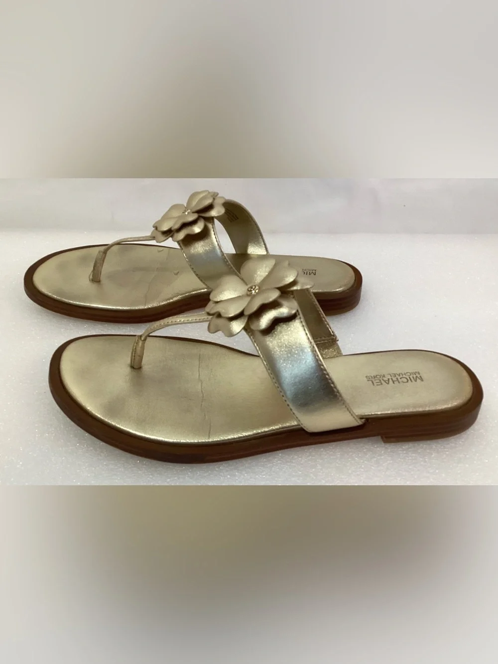 Michael Kors Woman’s Flip Flops Size 9.5 Color Gold Faux Leather